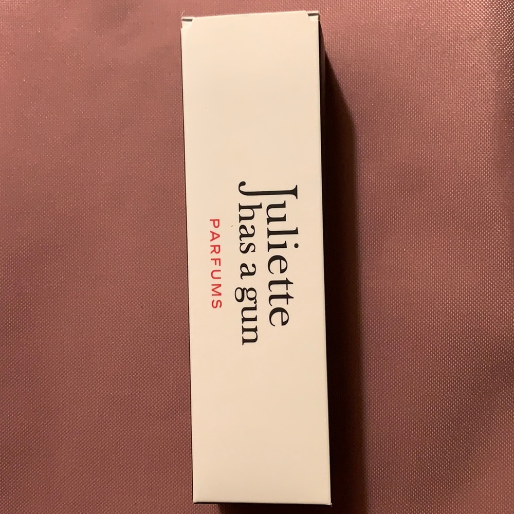 Brand New Juliette has a gun parfums
